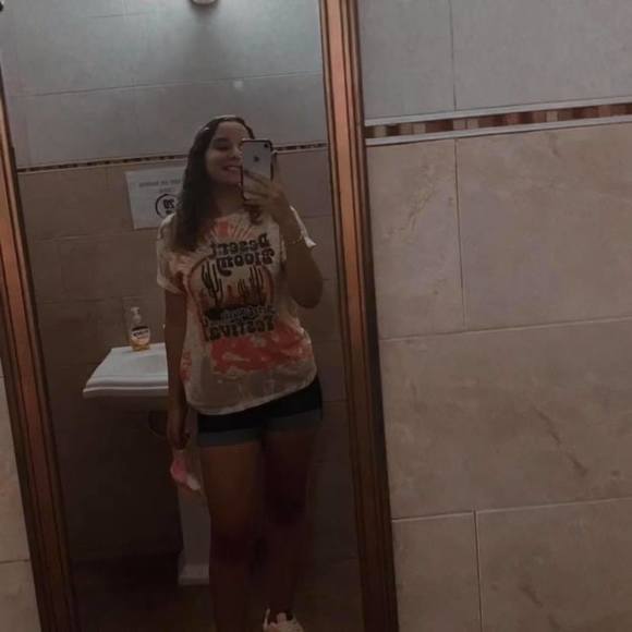 Meet your Posher, Casandra - Picture 1 of 1